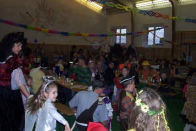 Fasching in der Turnhalle