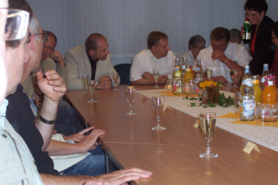 Vertragsunterzeichnung in Ungarn
