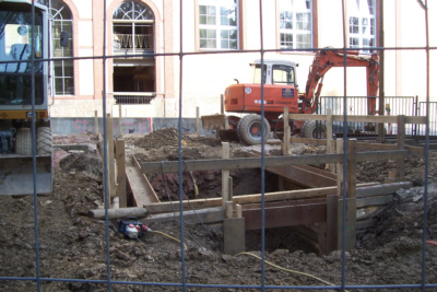 Die Versorgungsleitung der Brauerei wird gebaut